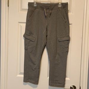 Lululemon crop fitted sweatpants